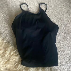 black lululemon tank top